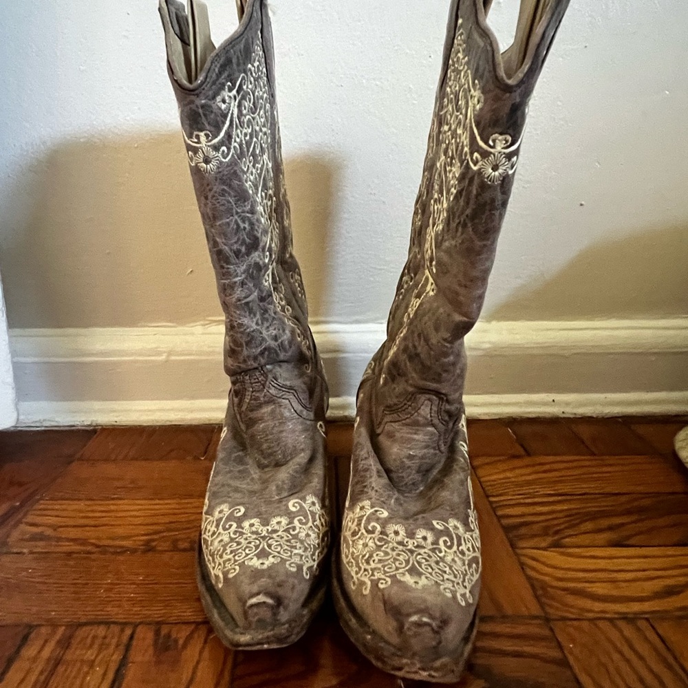 Corral cow girl boots